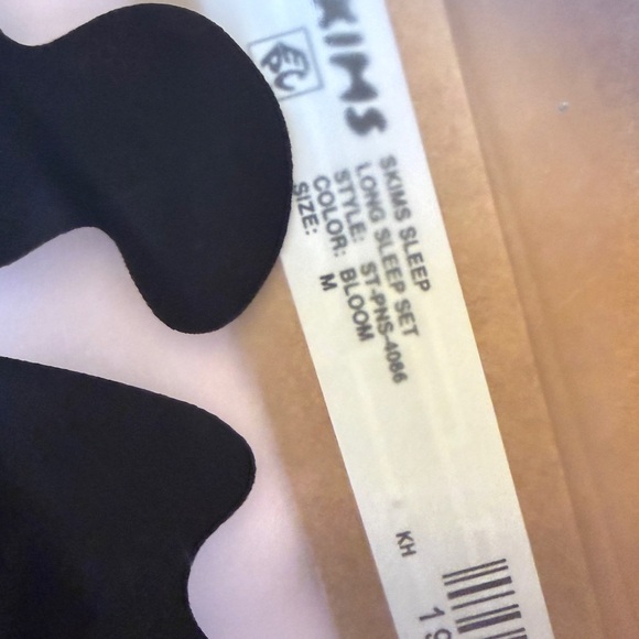 SKIMS - New with tags - Long Sleep Set - Pink -M - Picture 5 of 6